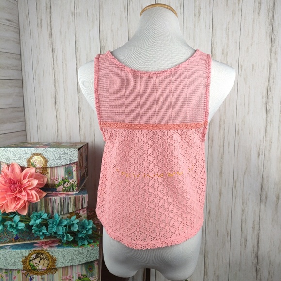 Free People pink cropped crochet lace tank top a46 - Picture 3 of 8